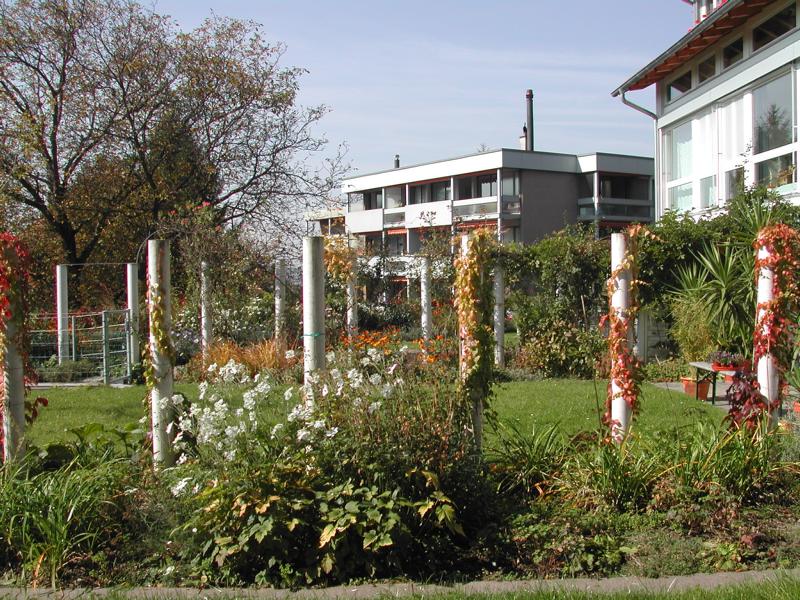 Garten mit Säulen